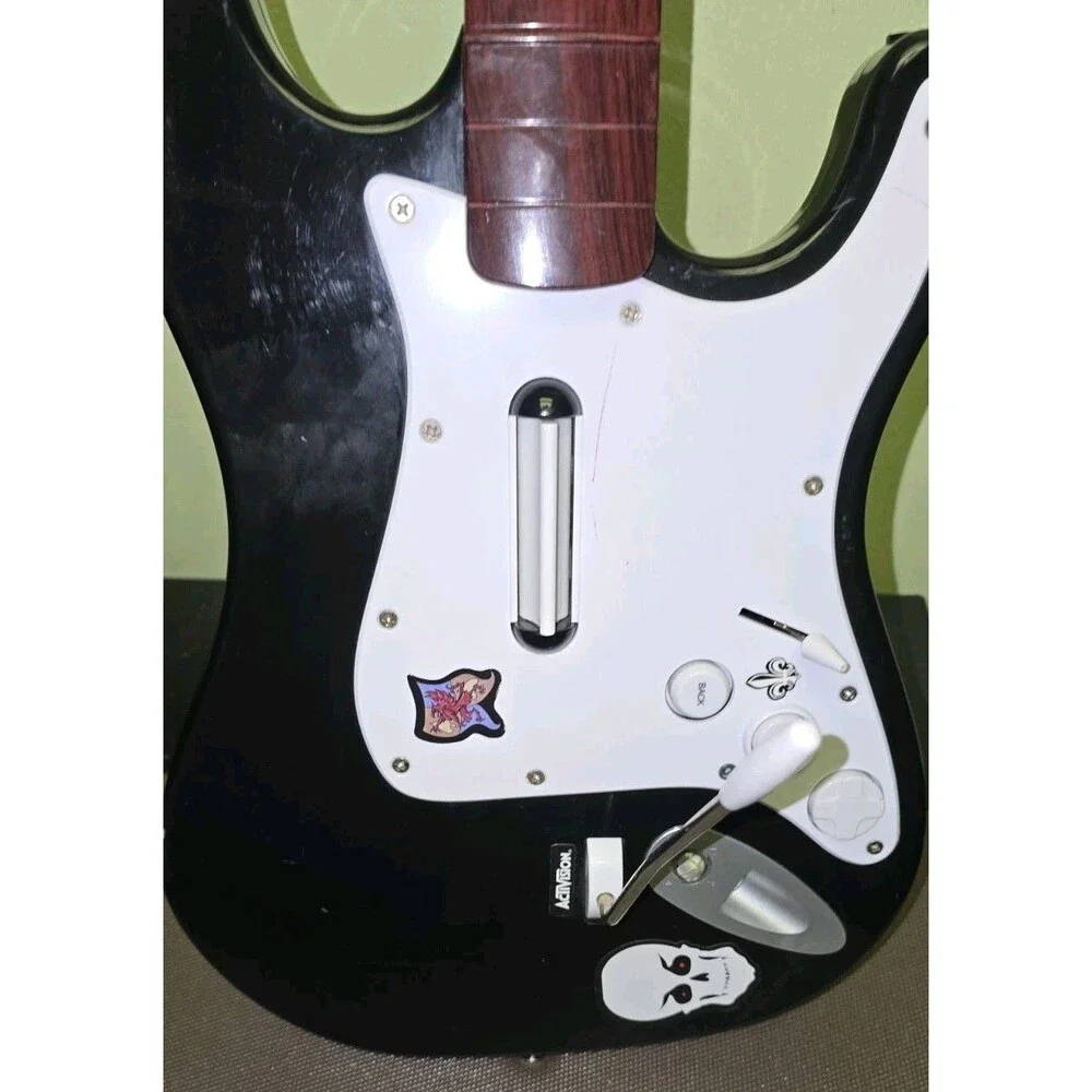 Rockband Fender Stratocaster XBox 360 Wireless Guitar Model 822153 No STRAP